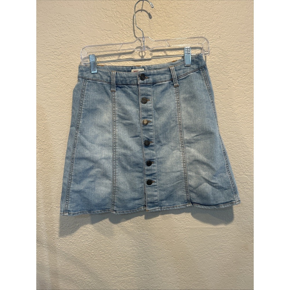 Mossimo Supply Co. Light Wash Blue Denim Button-front Mini Skirt Women's Size 2